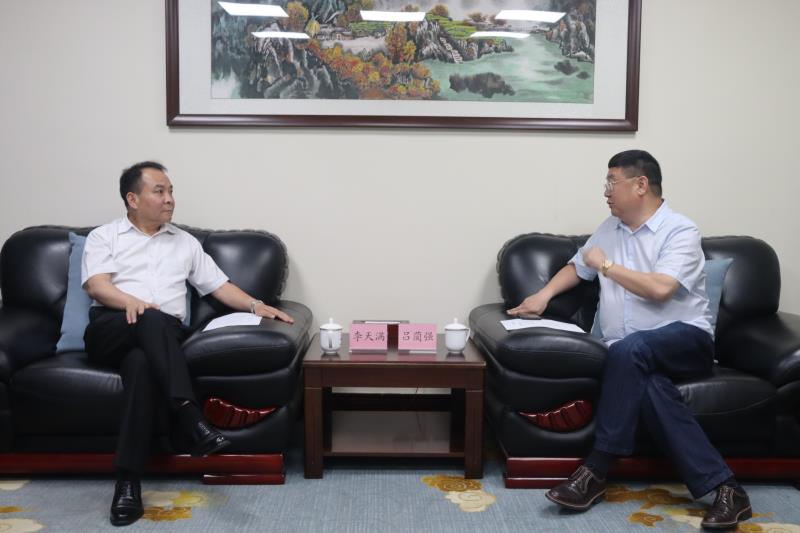 李天滿會(huì)見(jiàn)四川大學(xué)全球創(chuàng)聯(lián)常務(wù)副會(huì)長(zhǎng)、四川會(huì)長(zhǎng)呂藺強(qiáng)一行