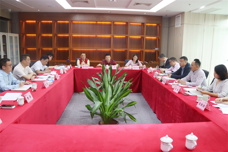 鄧華應(yīng)邀前往廣弘百創(chuàng)供應(yīng)鏈服務(wù)（海南）有限公司、南海商品交易中心洽談合作事宜